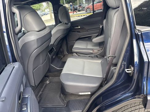 Certified 2025 Lexus GX 550 w/ Accessory Package (2T) AWD/4WD image 19