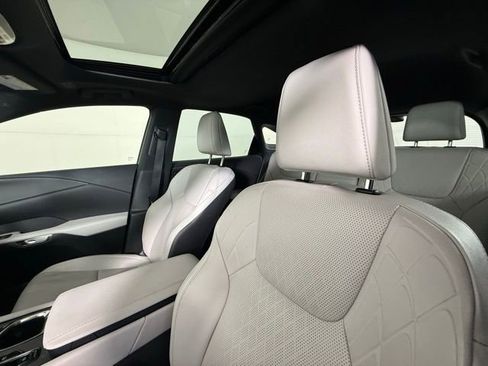 Used 2025 Lexus RX 350 w/ Convenience Package image 5