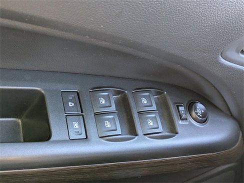 Used 2018 GMC Canyon Denali image 25