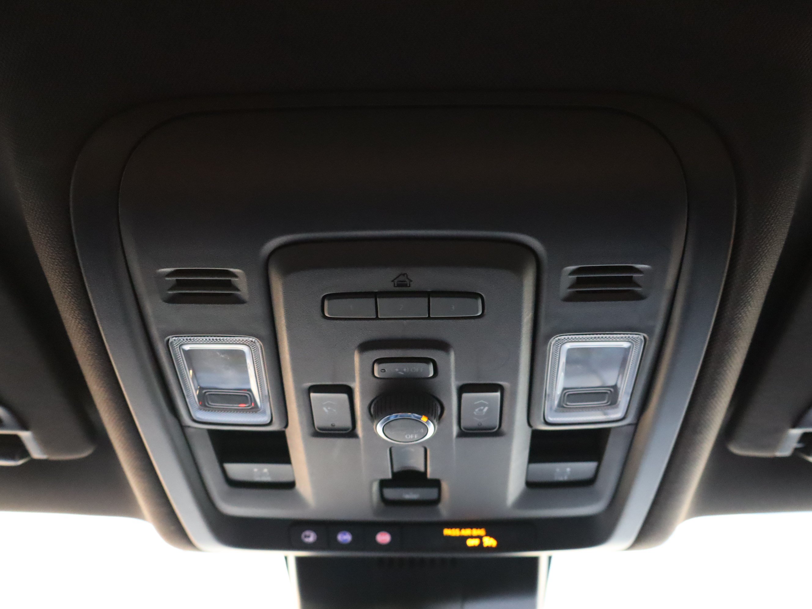 Used 2024 GMC Yukon Denali RWD image 29