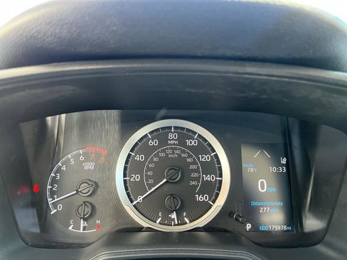 Used 2020 Toyota Corolla LE FWD image 16