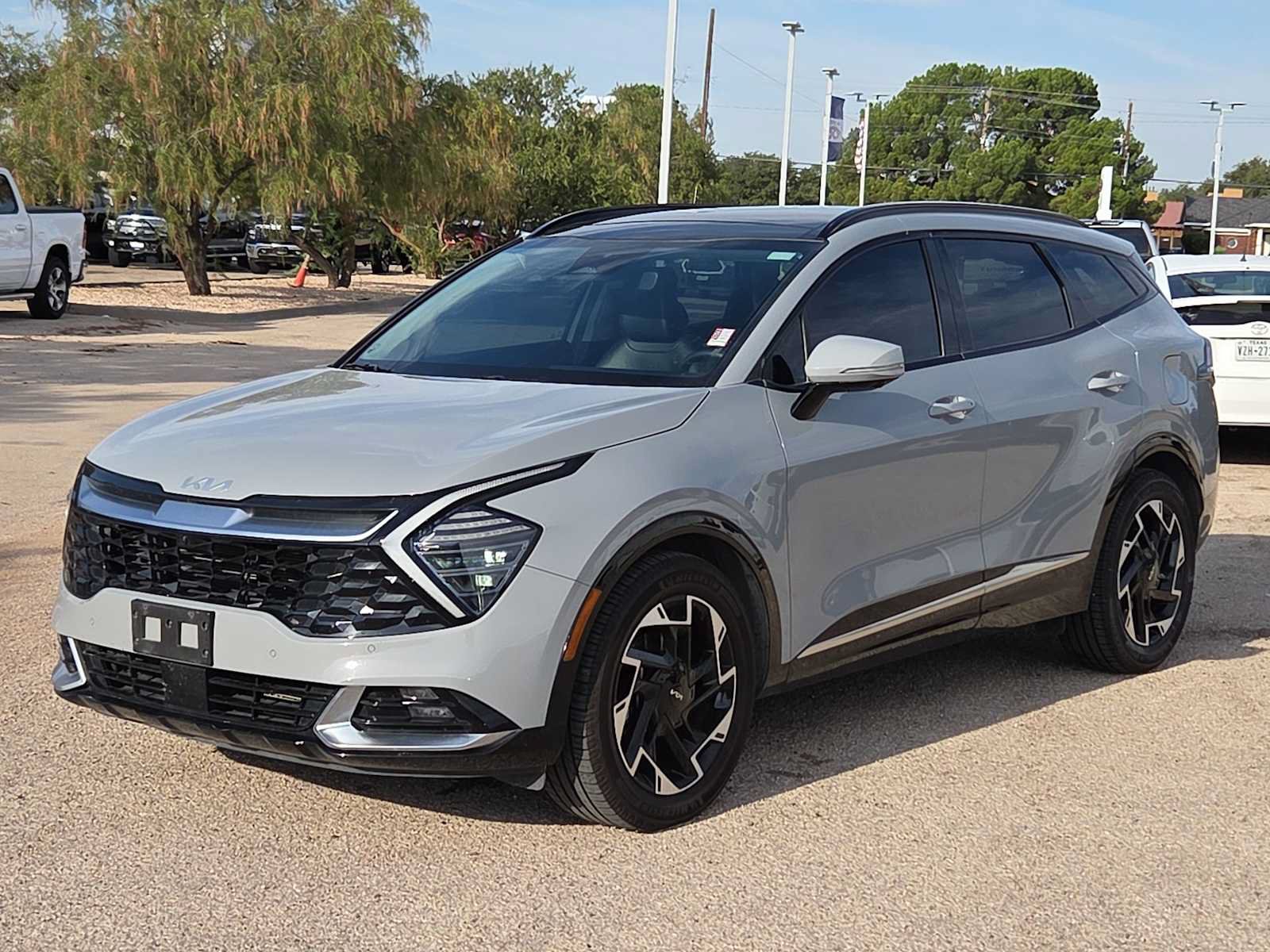 Used 2025 Kia Sportage SX FWD image 4