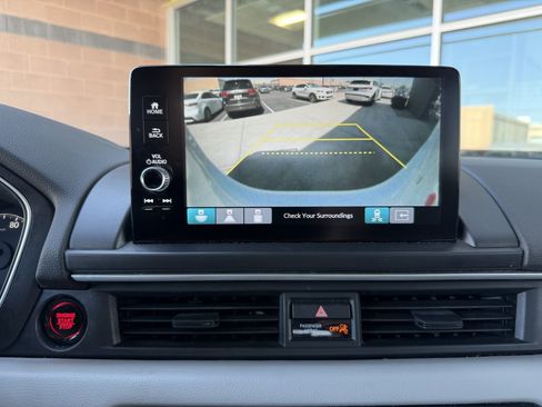Used 2024 Honda Pilot Touring image 19
