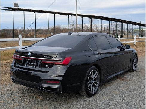 Used 2020 BMW 750i xDrive w/ Executive Package image 7