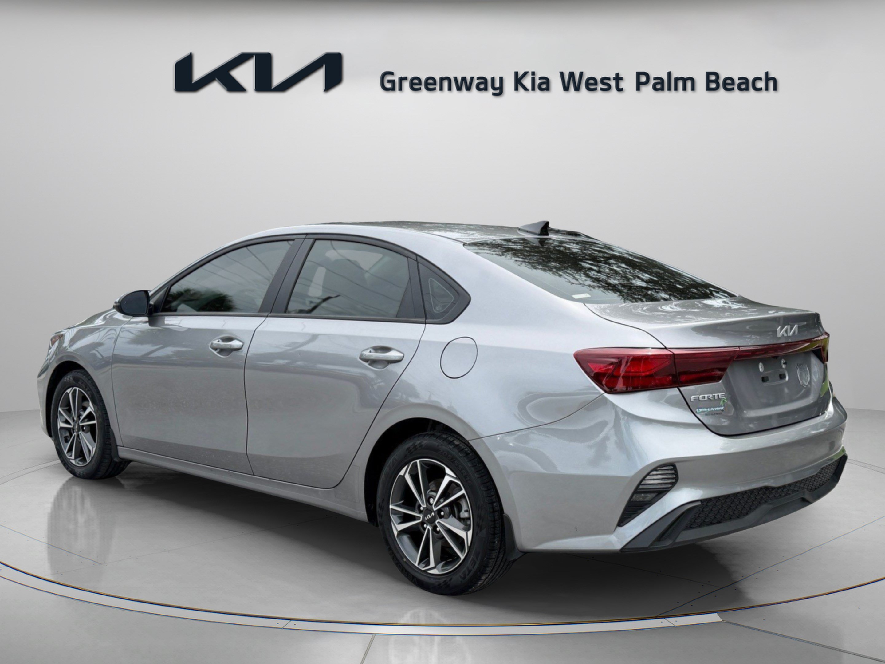 Certified 2024 Kia Forte LXS w/ LXS Technology Package FWD image 5