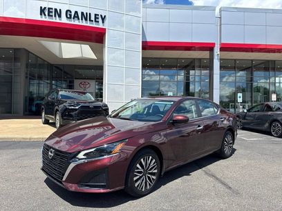 Used 2023 Nissan Altima 2.5 SV