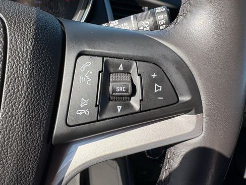 Used 2020 Chevrolet Trax LT w/ LT Convenience Package image 14