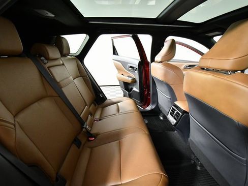 Used 2025 Toyota Crown Signia image 23