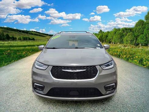 Certified 2022 Chrysler Pacifica Pinnacle FWD image 8
