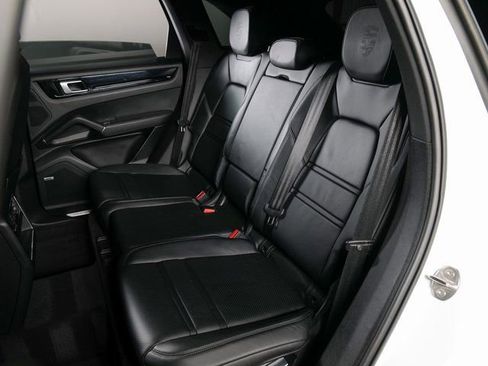 Certified 2019 Porsche Cayenne AWD/4WD image 13