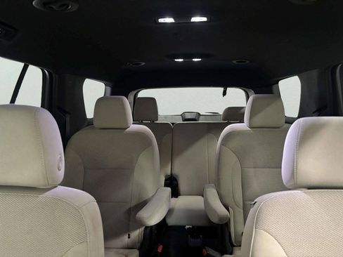 Used 2023 Chevrolet Traverse LT w/ LPO, Cargo Package AWD/4WD image 24