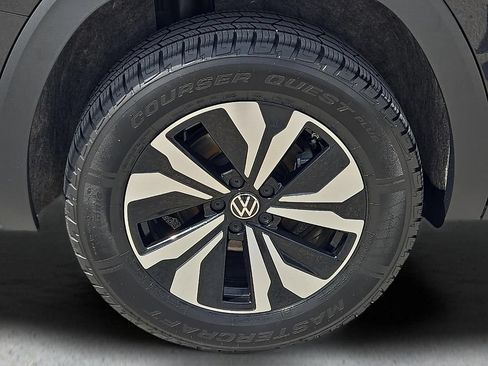 Used 2024 Volkswagen Atlas SE FWD image 8