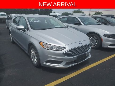 Used 2017 Ford Fusion S FWD image 1