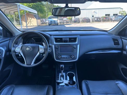 Used 2017 Nissan Altima 3.5 SL w/ 3.5SL Technology Package FWD image 22