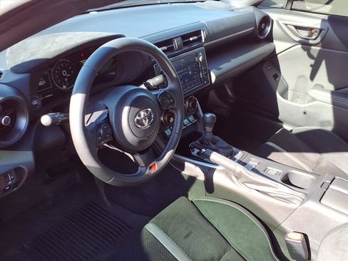 Used 2024 Toyota GR86 Premium image 28