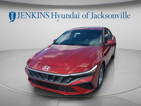 New 2025 Hyundai Elantra SE w/ Cargo Package FWD image 10