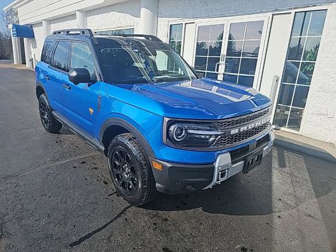 Used 2025 Ford Bronco Sport Badlands image 2