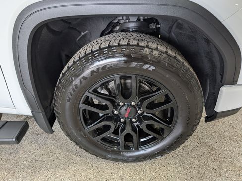 Used 2026 GMC Sierra 1500 Elevation AWD/4WD image 14