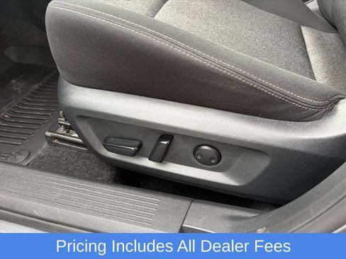 Used 2025 Nissan Rogue SV AWD/4WD image 17