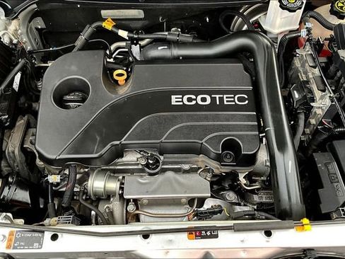 Used 2021 Chevrolet Equinox LT image 28