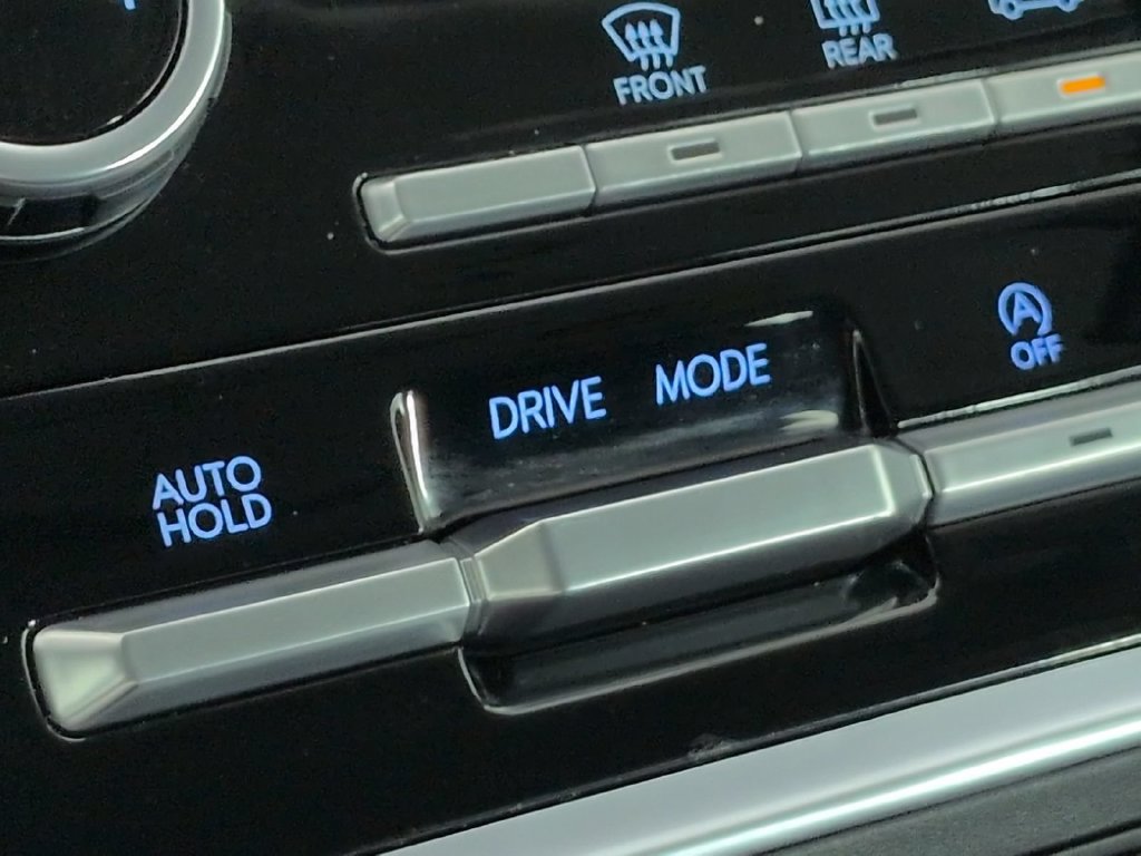 Used 2025 Hyundai Santa Fe SE FWD image 37