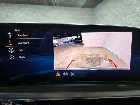 Used 2024 Cadillac Lyriq Luxury AWD/4WD image 26
