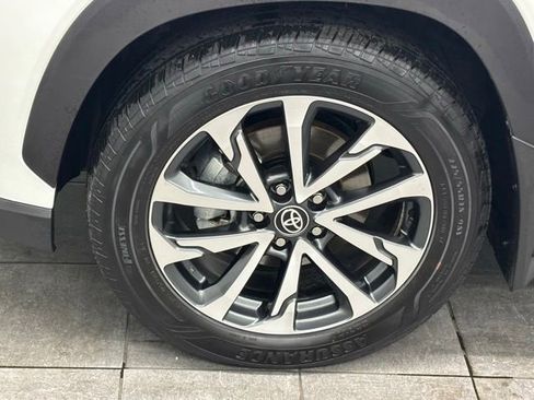 Used 2023 Toyota Corolla Cross XLE w/ Convenience Package AWD/4WD image 6