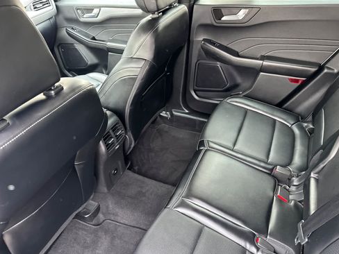Certified 2025 Ford Escape Platinum AWD/4WD image 4