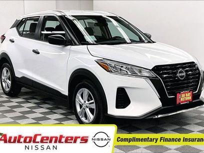 New 2025 Nissan Kicks Play S