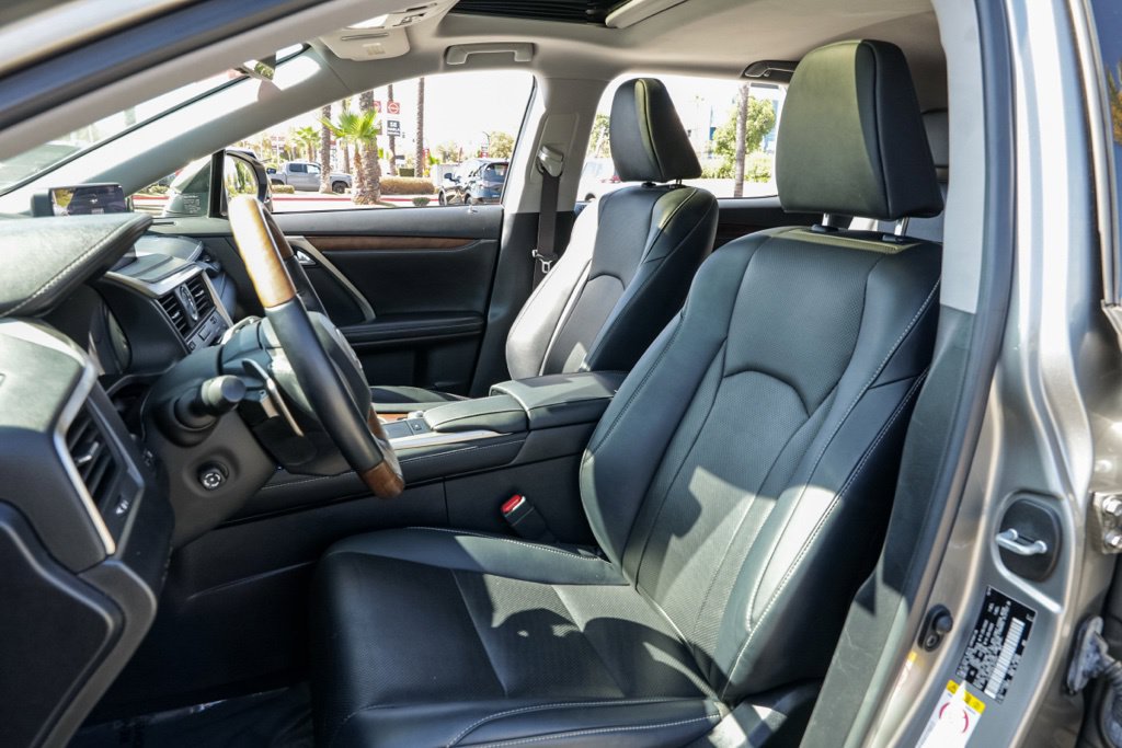 Used 2020 Lexus RX 350L FWD w/ Premium Package image 19