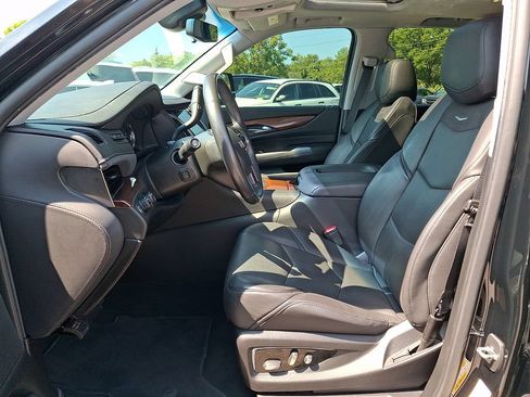 Used 2020 Cadillac Escalade Luxury AWD/4WD image 14