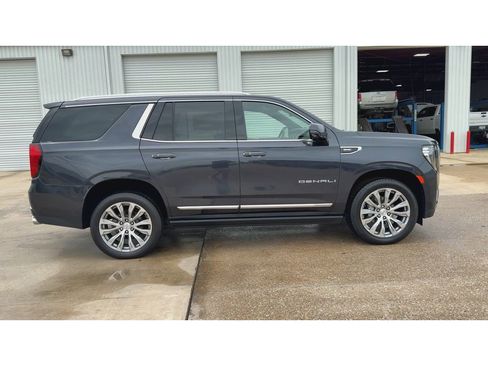 Used 2023 GMC Yukon Denali AWD/4WD image 9