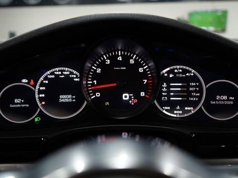 Used 2018 Porsche Panamera RWD image 18