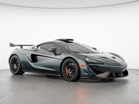 Used 2020 McLaren 620R RWD image 1