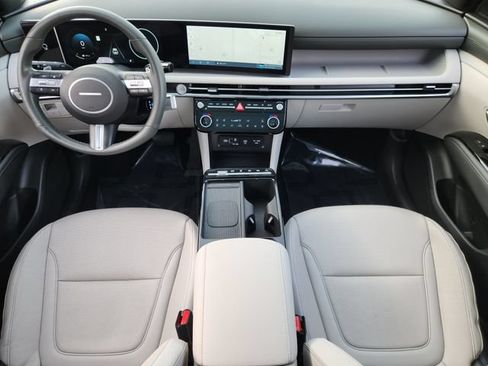 Certified 2025 Hyundai Tucson Limited FWD image 19