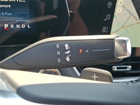 New 2026 Chevrolet Equinox LT w/ Convenience Package II image 11