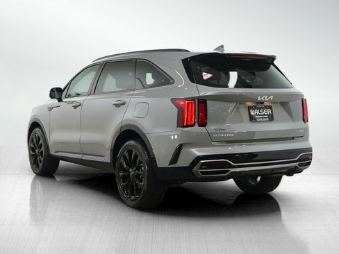Used 2023 Kia Sorento SX AWD/4WD image 3
