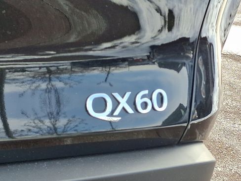 Certified 2025 INFINITI QX60 Luxe image 33