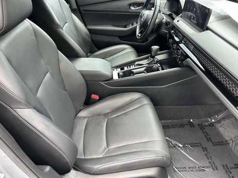 Used 2025 Honda Accord Sport image 8