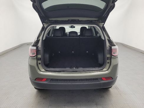 Used 2018 Jeep Compass Latitude w/ Cold Weather Group AWD/4WD image 29