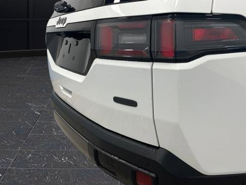 New 2026 Jeep Cherokee Overland w/ Trailer Tow Group image 38