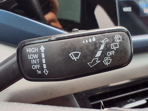 Used 2023 Volkswagen Taos SE image 26