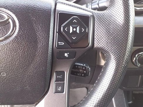 Used 2022 Toyota Tacoma TRD Off-Road image 25