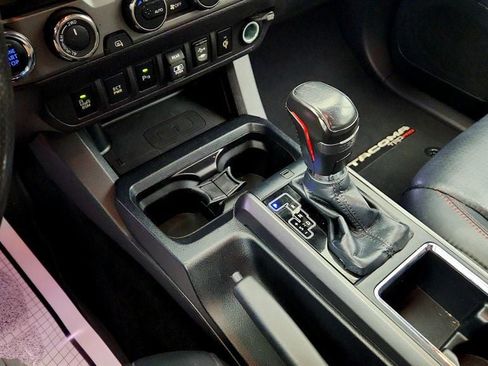 Used 2018 Toyota Tacoma TRD Pro AWD/4WD image 16