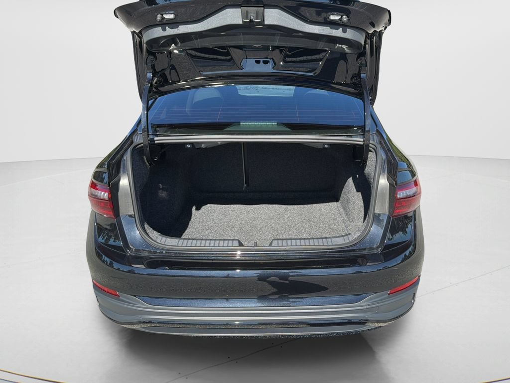 New 2027 Volkswagen Jetta SE FWD image 9