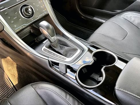 Used 2015 Ford Fusion Titanium image 16