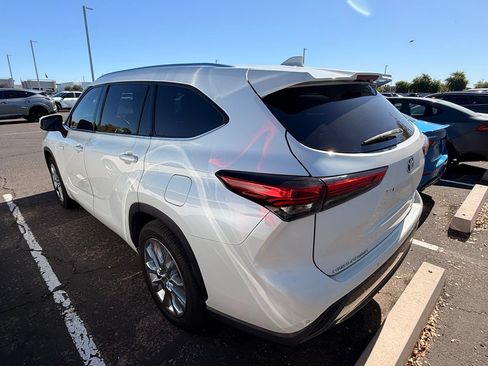 Used 2020 Toyota Highlander Limited FWD image 6
