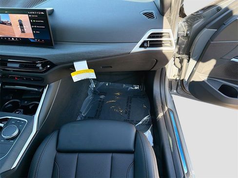 New 2026 BMW 330i xDrive Sedan w/ Premium Package image 18