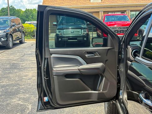Used 2023 Chevrolet Colorado Z71 w/ Z71 Convenience Package 2 AWD/4WD image 20