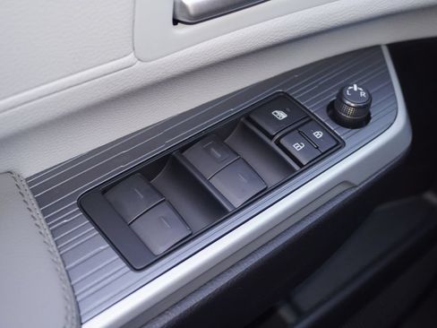Certified 2026 Toyota Sienna XLE FWD image 16